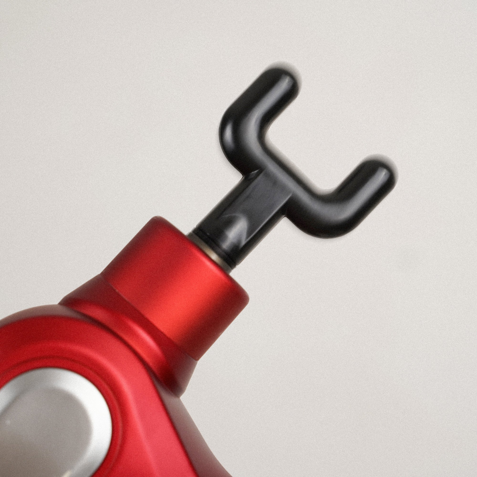 Pistola per massaggio muscolare terapeutico con 8 testine e 12 livelli di velocità - Image 4